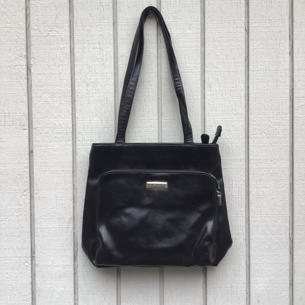 Women’s black shoulder bag